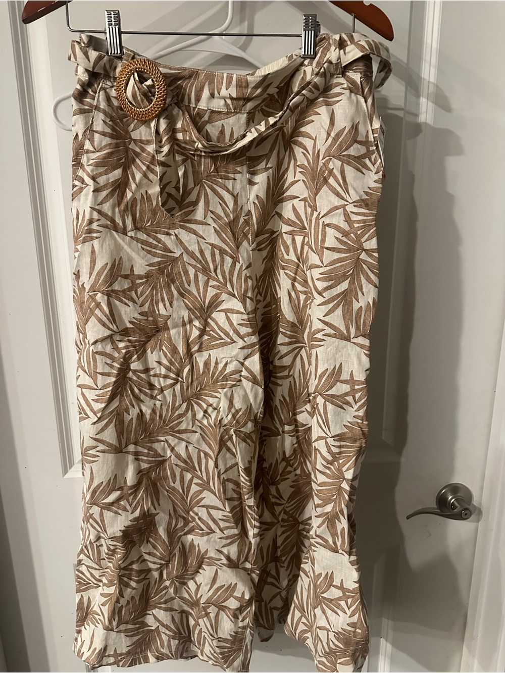 Women’s Cream and Brown Leaf-Print Linen cap